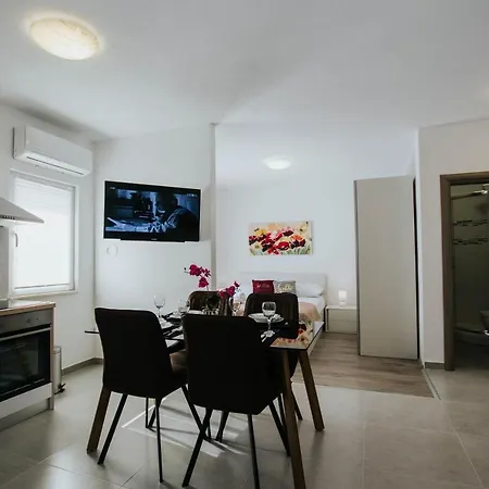 Blaise Apartment *